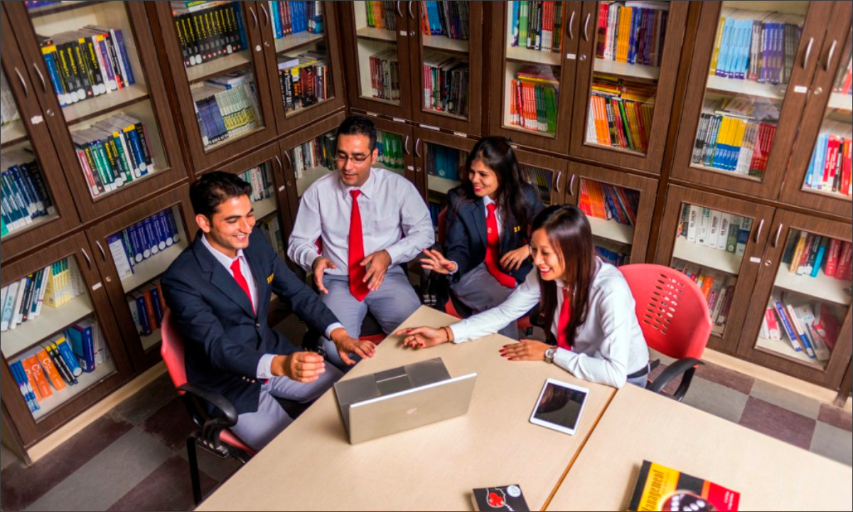 Choosing the right Management Program for your MBA Degree | Best MBA college in Bangalore